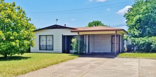 8224 Campanella Dr