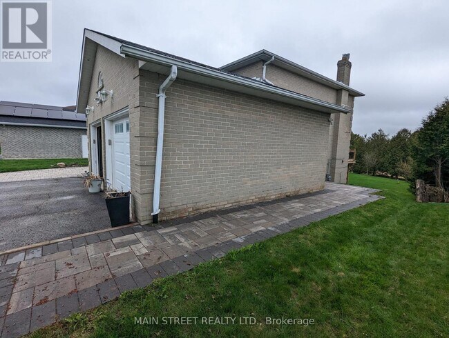 214 Stegman Rd in East Gwillimbury, ON - Building Photo - Building Photo