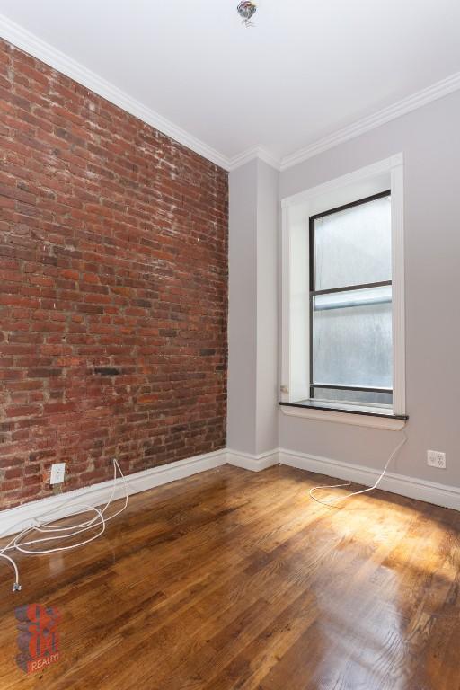 250 Mott St