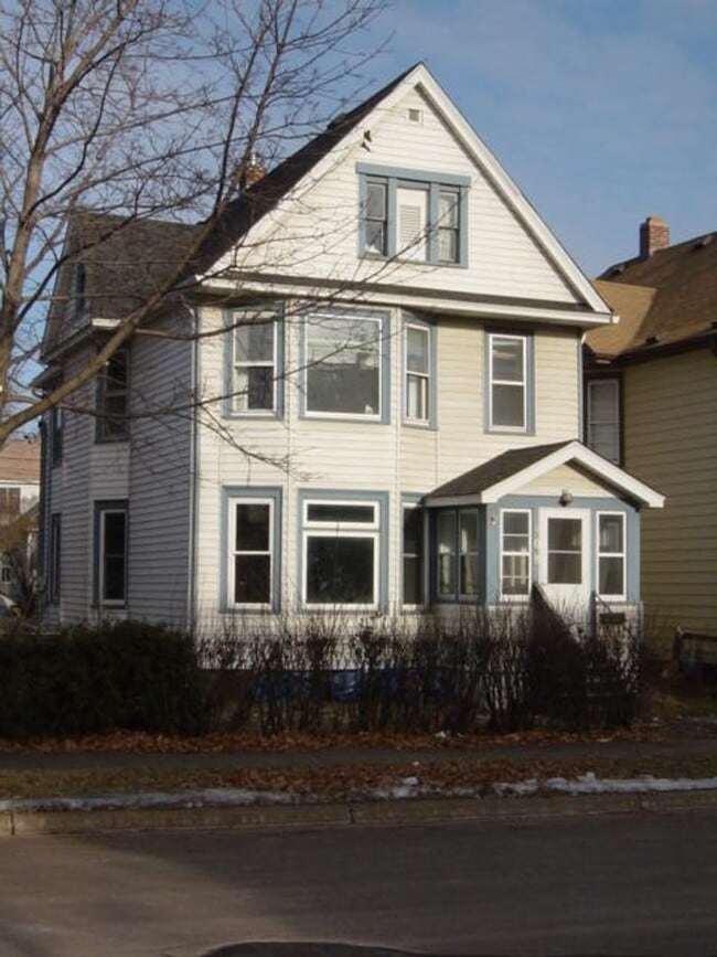 property at 108 N 28th Ave W
