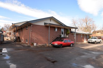 Aspen Terrace in Lakewood, CO - Building Photo - Building Photo