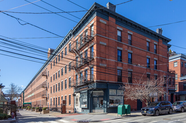 158 Wayne St in Jersey City, NJ - Foto de edificio - Building Photo