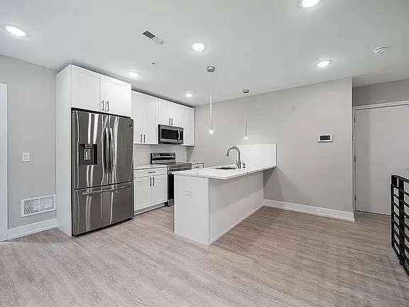 649 N 35th St in Philadelphia, PA - Building Photo - Building Photo