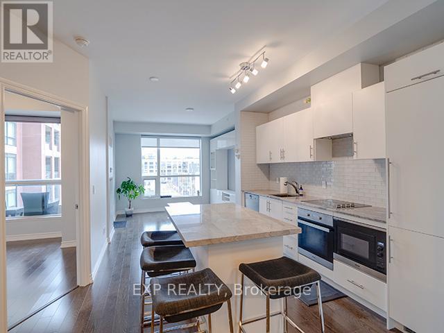 23-523 Glebe Rd W in Toronto, ON - Building Photo