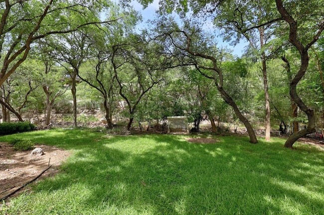 7518 Stonecliff Dr in Austin, TX - Foto de edificio - Building Photo