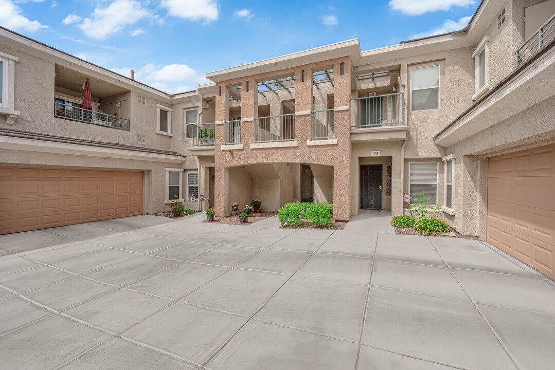 821 Titan Peak Pl in Las Vegas, NV - Building Photo