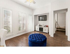 1052 Augusta Dr in Houston, TX - Building Photo - Building Photo