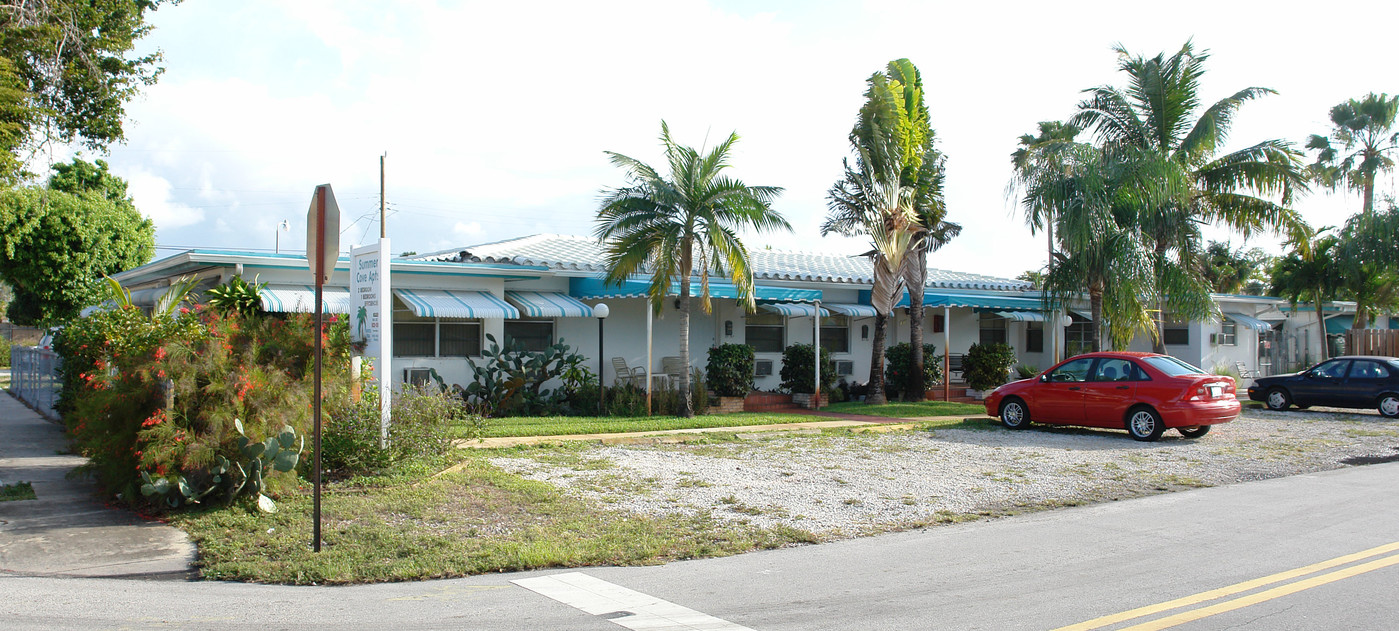 Summer Hollywood Apartments in Hollywood, FL - Building Photo