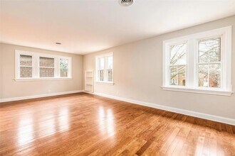 7136 Amherst Ave in University City, MO - Building Photo - Building Photo