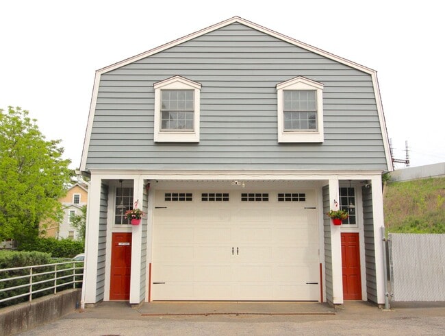 107 Saugatuck Ave