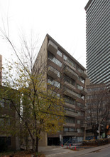 Charlesview Apartments in Toronto, ON - Building Photo - Building Photo