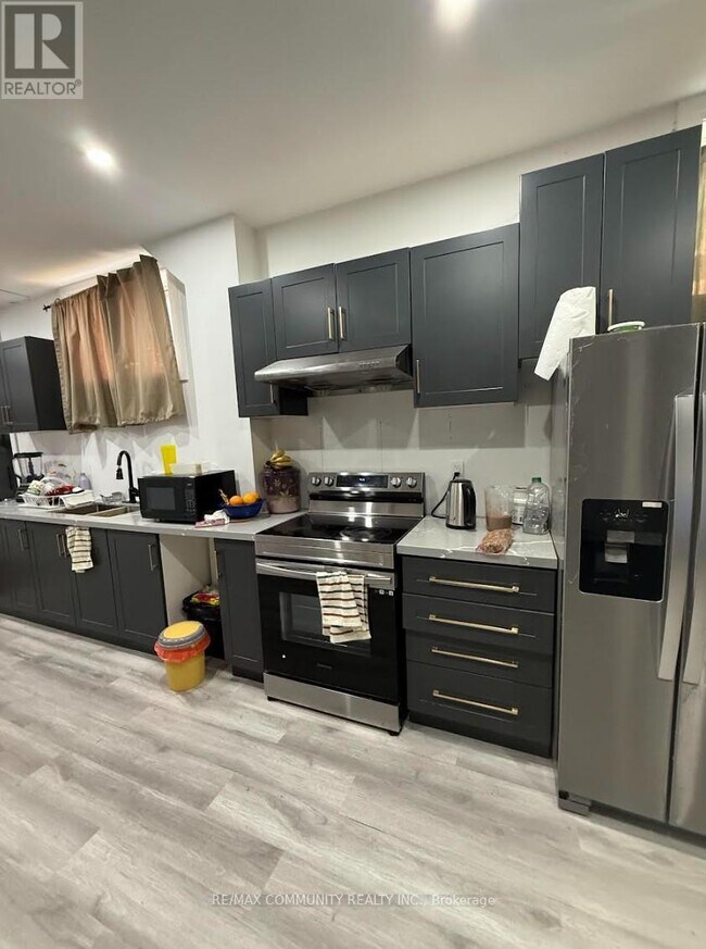 25 Hearth Pl in Toronto, ON - Building Photo - Building Photo
