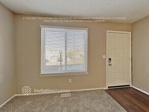 17681 E Loyola Dr in Aurora, CO - Foto de edificio - Building Photo