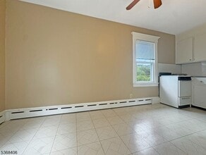 9 Regent St in North Plainfield, NJ - Building Photo - Building Photo