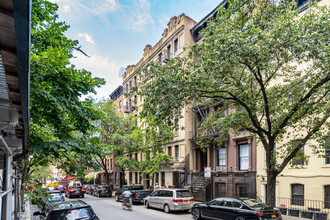 355 W 51ST ST in New York, NY - Building Photo - Primary Photo