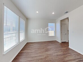 211 Pebble Creek Run in New Braunfels, TX - Building Photo - Building Photo