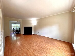 4 Pond View Dr in Plainsboro, NJ - Building Photo - Building Photo