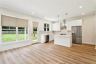 745 Carroll St in Mandeville, LA - Foto de edificio - Building Photo