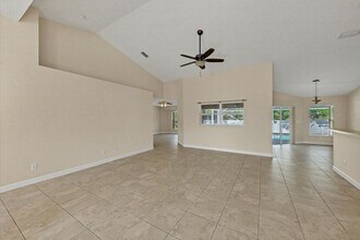 5016 Larry St in Venice, FL - Building Photo - Building Photo
