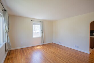 8448 Garden Rd in Pasadena, MD - Building Photo - Building Photo