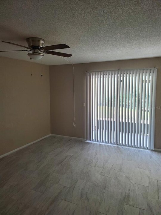 944 Lake Destiny Rd in Altamonte Springs, FL - Building Photo