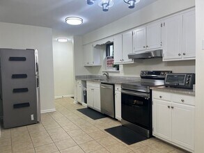 643 Pine Ridge Pl in Raleigh, NC - Building Photo - Building Photo