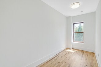 274 Montgomery St in Jersey City, NJ - Foto de edificio - Building Photo