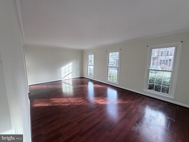 5900 Parenham Way in Alexandria, VA - Building Photo - Building Photo