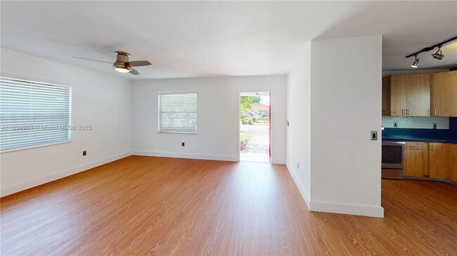 5517 Wiley St in Hollywood, FL - Foto de edificio - Building Photo