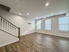 206 Park Central Ter in Manassas Park, VA - Building Photo - Building Photo