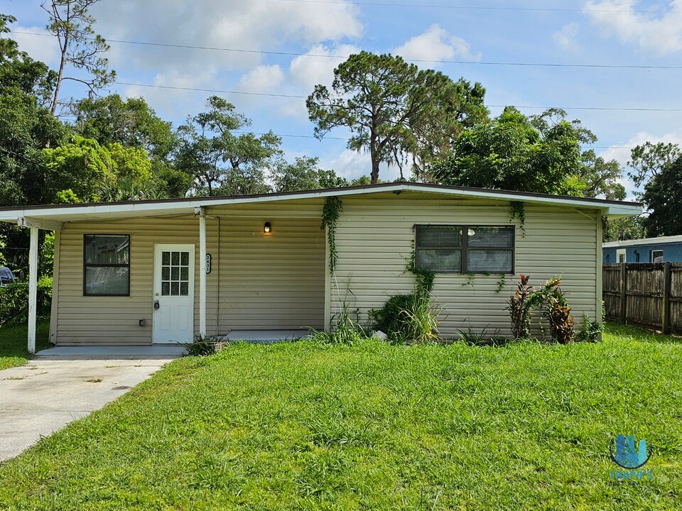 2431 Cannon St in Lakeland, FL - Building Photo