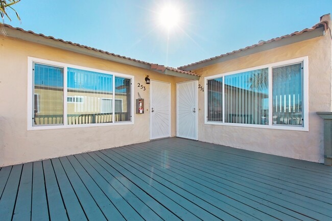 251-255 Ebony Ave in Imperial Beach, CA - Building Photo - Building Photo