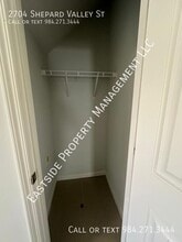 2704 Shepherd Valley St in Raleigh, NC - Foto de edificio - Building Photo