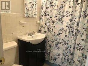 945 Simcoe St N in Oshawa, ON - Building Photo - Building Photo