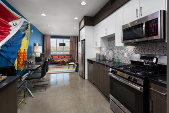 Avalon Huntington Beach in Huntington Beach, CA - Building Photo - Interior Photo