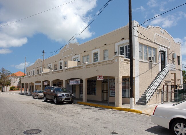 Metcalfe Apartments in Miami, FL - Building Photo - Building Photo