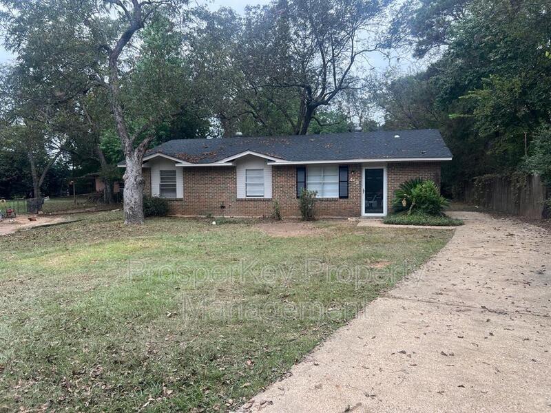 453 Pecan Tree Ct in Montgomery, AL - Building Photo