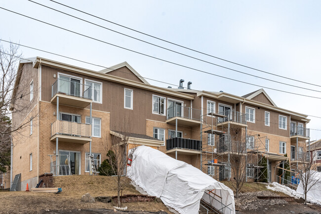 2115 Chapdelaine Av in Québec, QC - Building Photo - Building Photo