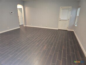 9658 Holly Patch in San Antonio, TX - Building Photo - Building Photo