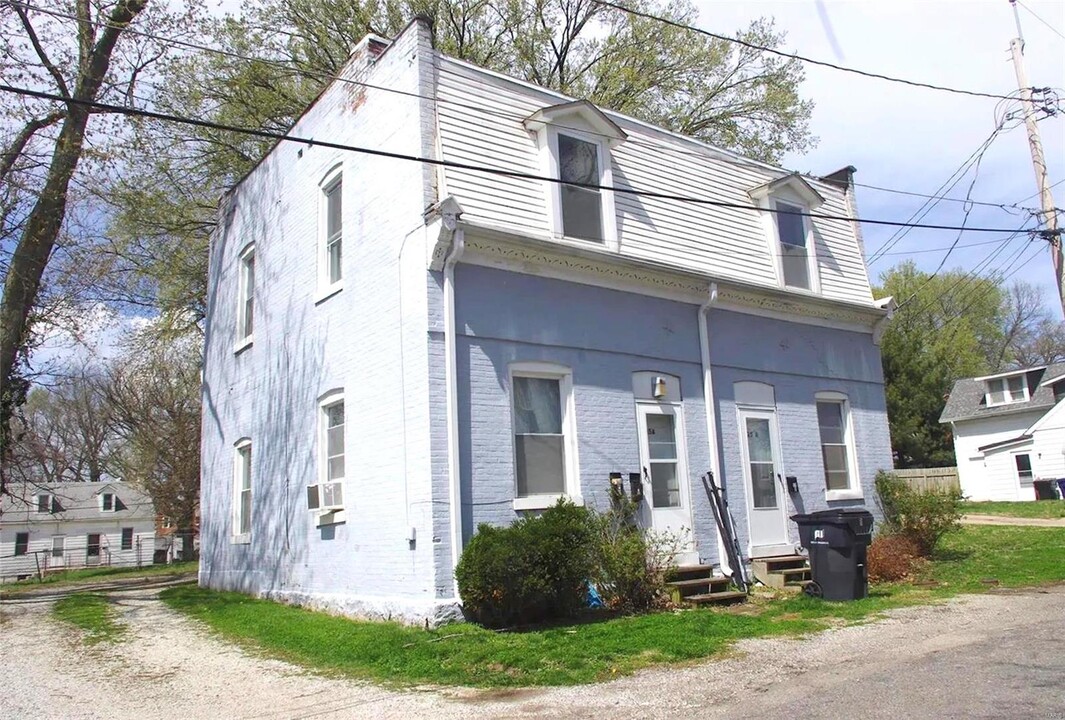 25 S 15th St in Belleville, IL - Building Photo