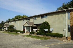 717 Lincoln Ave in Stoughton, WI - Building Photo