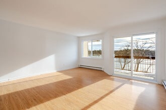 25-35 Du Richelieu Ch in Mcmasterville, QC - Building Photo - Building Photo