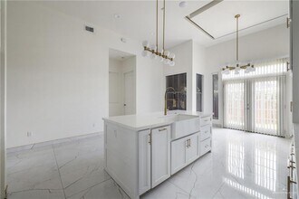 22 E St in Mission, TX - Foto de edificio - Building Photo