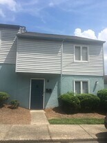 1910 Mereview Ct in Charlotte, NC - Building Photo