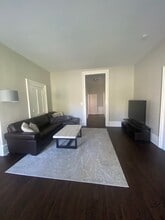 212 W Montgomery Ave, Unit #2 in Rockville, MD - Building Photo - Building Photo