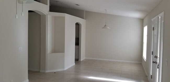 557 Browning Terrace in Sebastian, FL - Building Photo - Building Photo