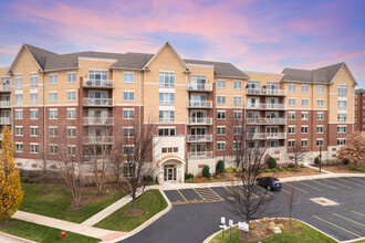 Trafalgar Square South in Morton Grove, IL - Building Photo - Primary Photo