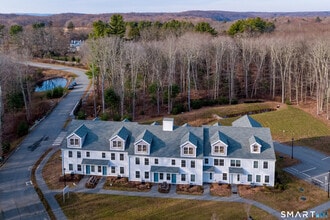 77 Lyme St in Old Lyme, CT - Building Photo - Building Photo