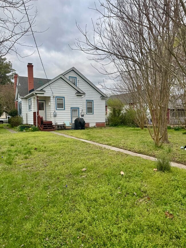 236 Pocahontas Pl in Hampton, VA - Building Photo - Building Photo