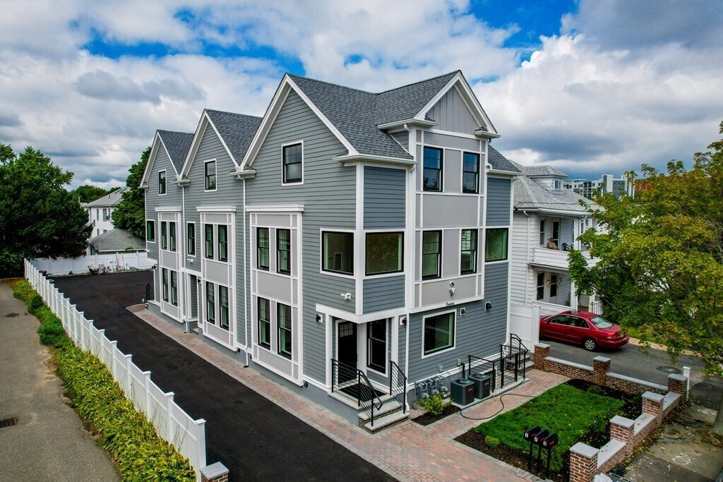 9 Marsh St in Quincy, MA - Building Photo